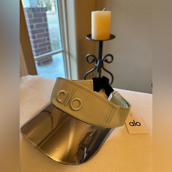 ALO Yoga Accessories - Alo Yoga Logo Visor Hat Green One Size Adjustable NEW w/ Tags